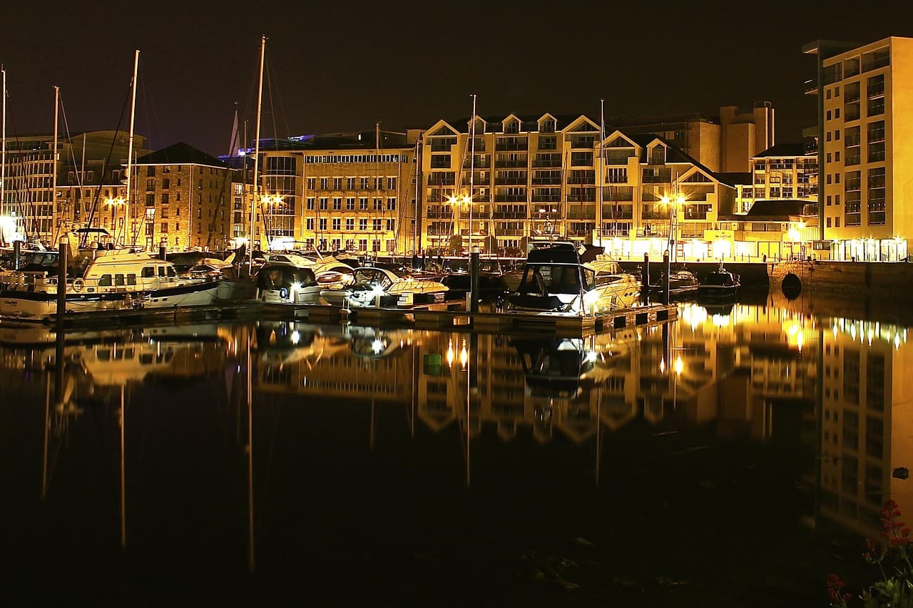 Sutton Harbour, Plymouth, at night